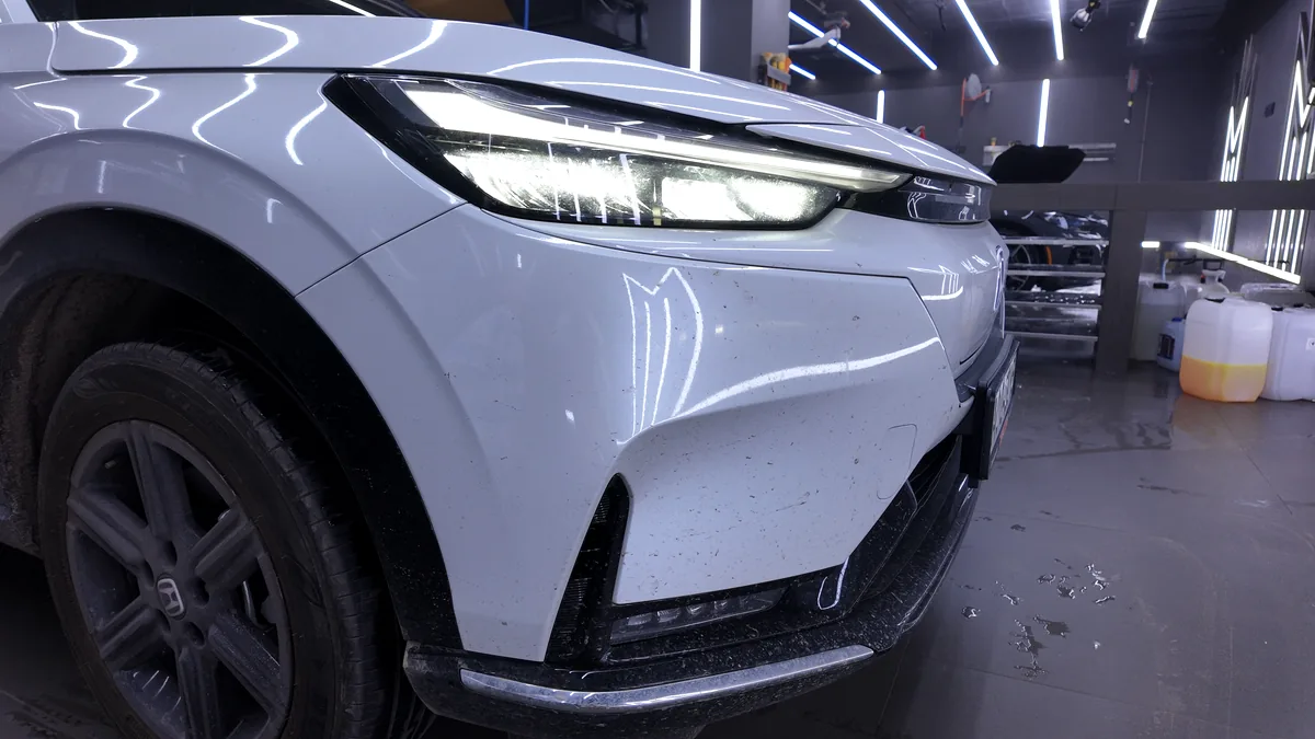 Авто після ручної мийки у боксі MM Group